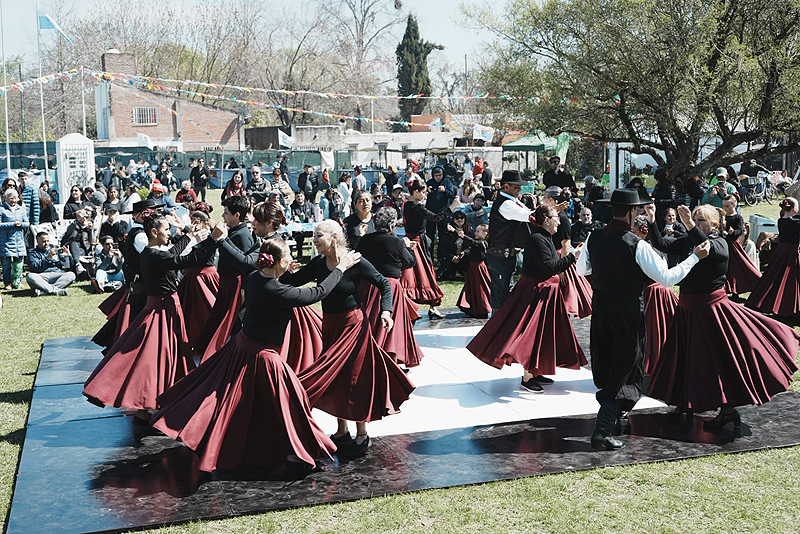 Loma Verde celebró su noveno aniversario con un desfile, shows y su tradicional campeonato de asado whatsapp image 2026 09 13 at 17 08 54