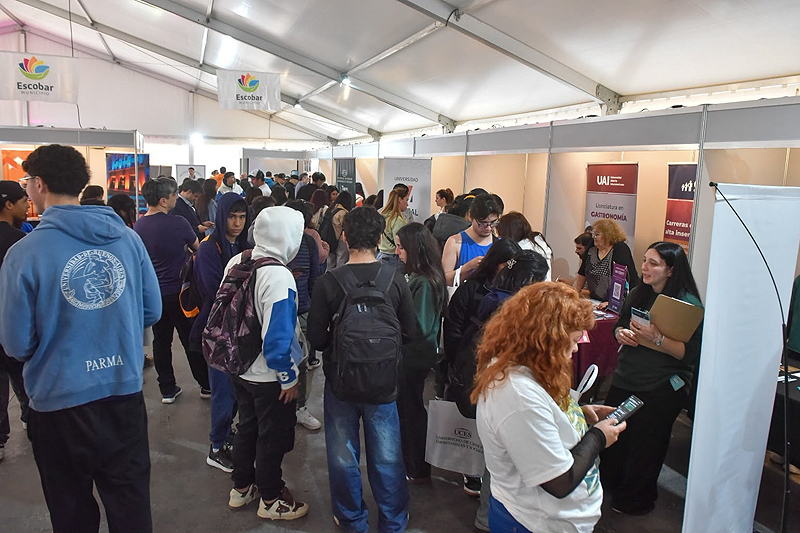 Escobar inauguró una nueva edición de la Feria del Libro y la Feria Universitaria whatsapp image 2026 09 17 at 12 29 55