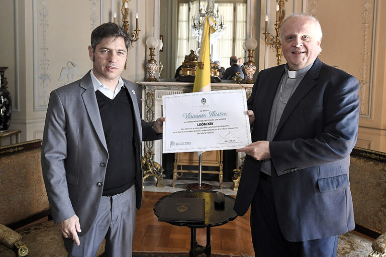 Kicillof se reunió con el nuncio apostólico, Michael Wallace Banach dsc6947