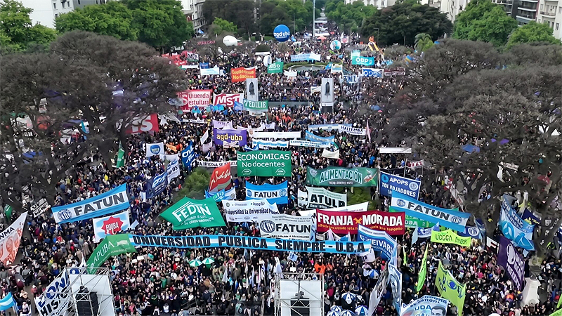 Marcha Federal Universitaria: Quinta edición con masiva convocatoria, reclamos presupuestarios y 31 detenidos frente al Congreso marcha universitaria