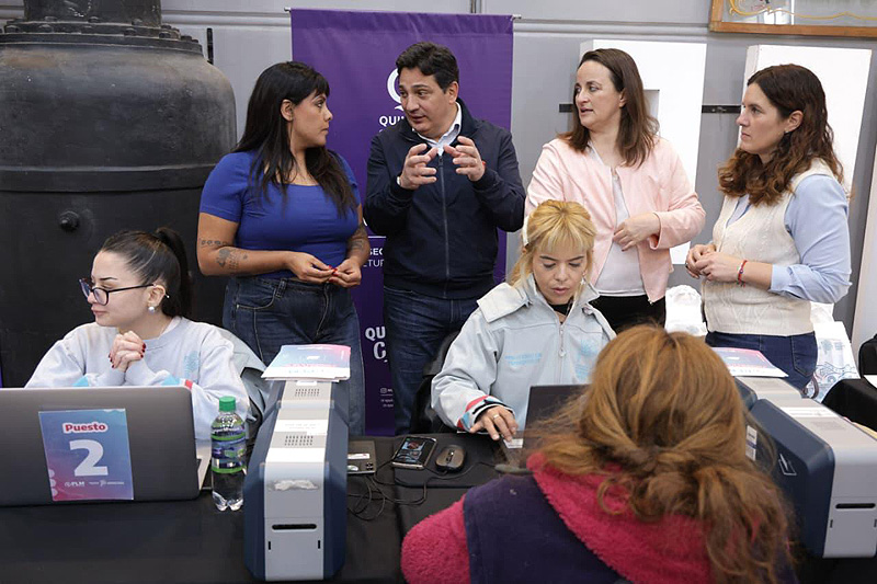 Marinucci entregó 200 Pases Libres Multimodales a vecinos de Quilmes marinucci en quilmes; 200 nuevos pases libres multimodales para garantizar el derecho a viajar3