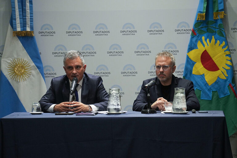 Pareja: “La provincia de Buenos Aires necesita desesperadamente un cambio de rumbo” pareja y valenzuela en municipios inteligentes (2)