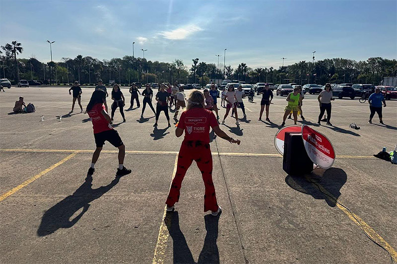 "Plazas activas", la iniciativa del Municipio que llevó Ritmos y Zumba a distintos espacios públicos de Tigre sin título 3