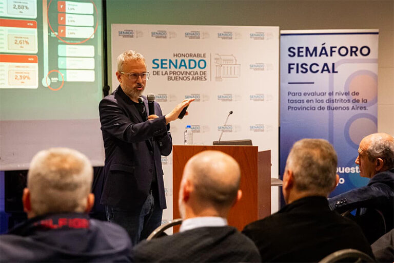 Valenzuela presentó el “Semáforo fiscal” en el Senado sin título 5