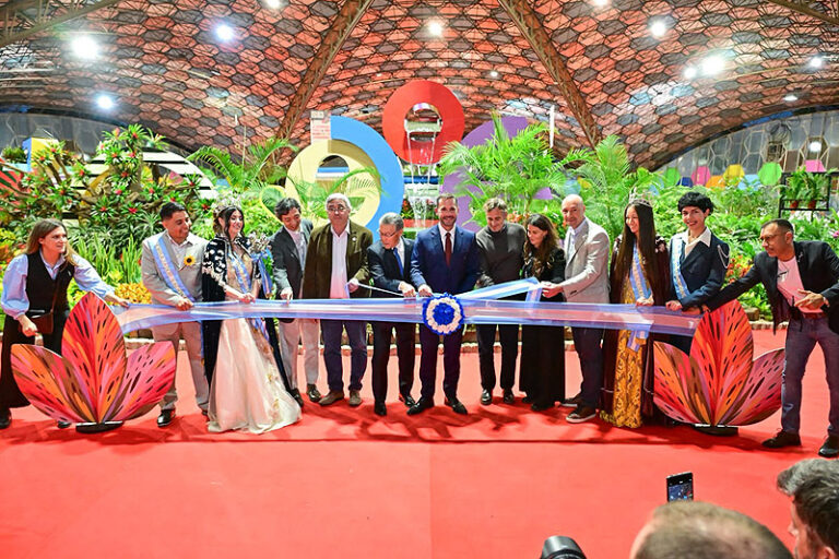 Comenzó la edición número 63 de la Fiesta Nacional de la Flor: Una cita con la mejor floricultura del país y grandes espectáculos whatsapp image 2026 10 02 at 20 35 16